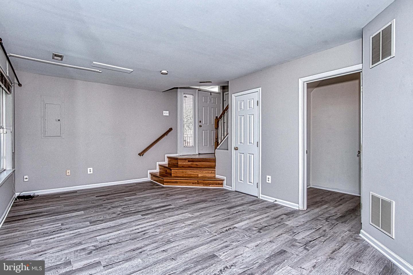 13416 BURROUGH FARM DR, HERNDON, Virginia 20171, 3 Bedrooms Bedrooms, ,2 BathroomsBathrooms,Residential,For sale,13416 BURROUGH FARM DR,VAFX2252864 MLS # VAFX2252864