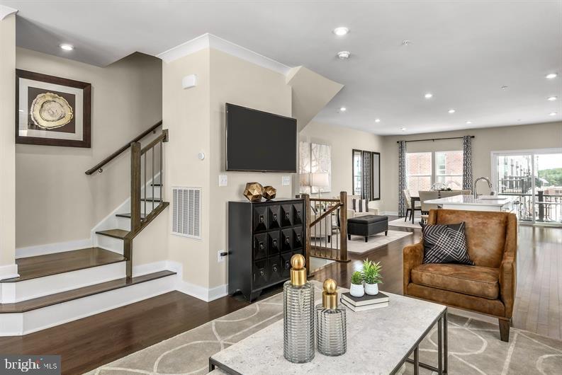 8246 WILLOWBEND TURN #LAST STRAUSS ENDUNIT, MANASSAS, Virginia 20109, 4 Bedrooms Bedrooms, ,3 BathroomsBathrooms,Residential,For sale,8246 WILLOWBEND TURN #LAST STRAUSS ENDUNIT,VAPW2098390 MLS # VAPW2098390