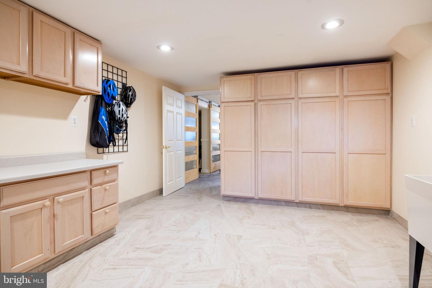 5039 PRESTWICK DR, FAIRFAX, Virginia 22030, 4 Bedrooms Bedrooms, ,3 BathroomsBathrooms,Residential,For sale,5039 PRESTWICK DR,VAFX2252882 MLS # VAFX2252882