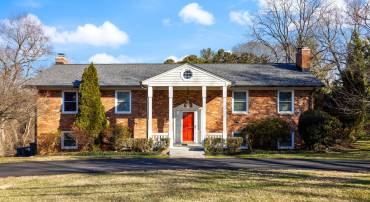 5039 PRESTWICK DR, FAIRFAX, Virginia 22030, 4 Bedrooms Bedrooms, ,3 BathroomsBathrooms,Residential,For sale,5039 PRESTWICK DR,VAFX2252882 MLS # VAFX2252882