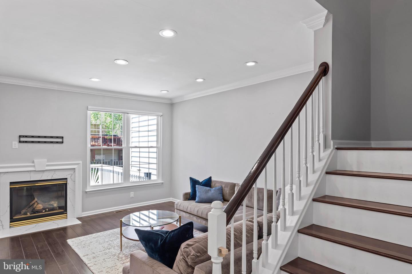 6692 ORDSALL ST, ALEXANDRIA, Virginia 22315, 3 Bedrooms Bedrooms, ,3 BathroomsBathrooms,Residential,For sale,6692 ORDSALL ST,VAFX2252886 MLS # VAFX2252886