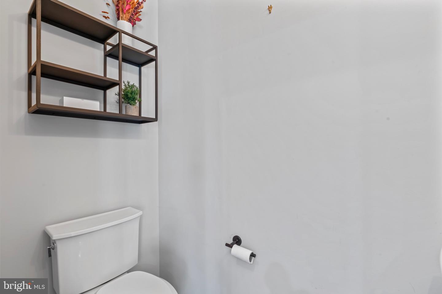 6692 ORDSALL ST, ALEXANDRIA, Virginia 22315, 3 Bedrooms Bedrooms, ,3 BathroomsBathrooms,Residential,For sale,6692 ORDSALL ST,VAFX2252886 MLS # VAFX2252886