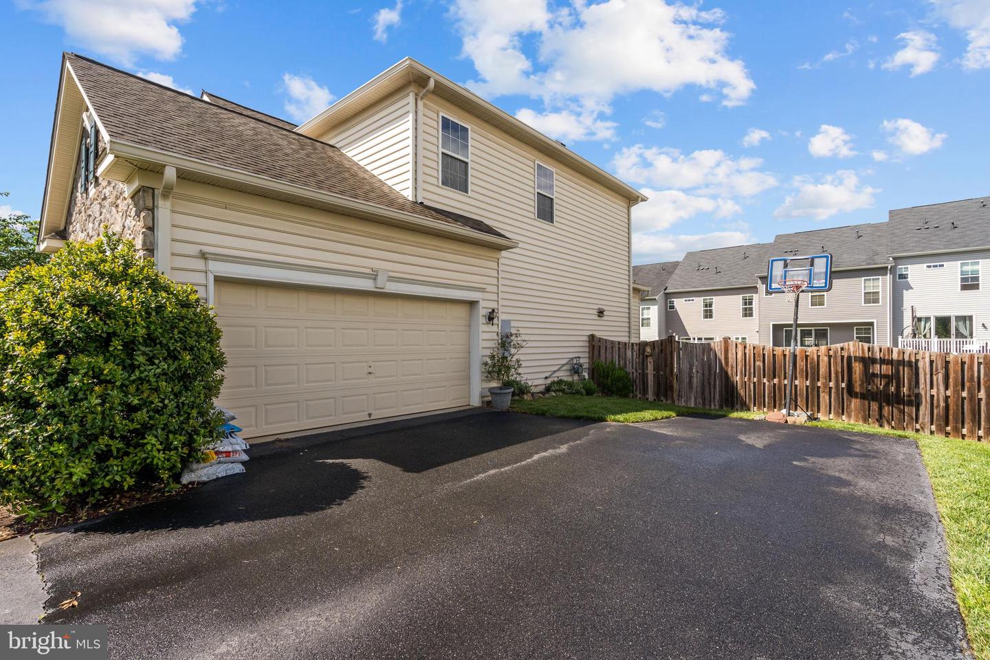 42364 WINSBURY WEST PL, STERLING, Virginia 20166, 6 Bedrooms Bedrooms, ,4 BathroomsBathrooms,Residential,For sale,42364 WINSBURY WEST PL,VALO2100964 MLS # VALO2100964