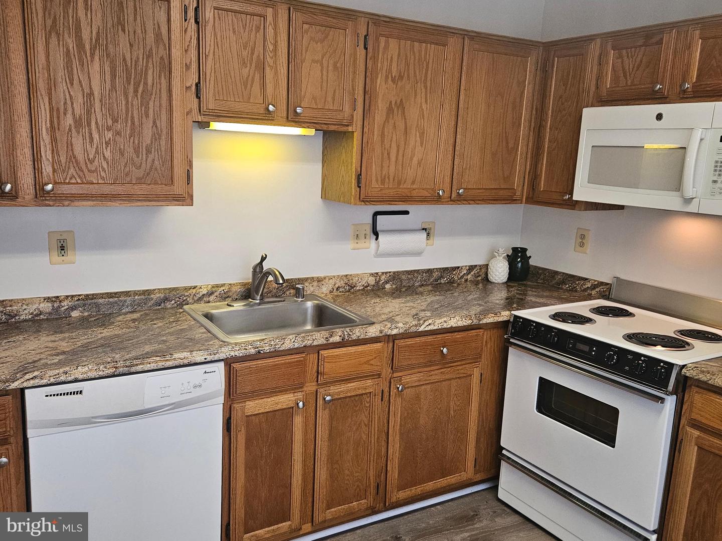 8141 BAYONET WAY, MANASSAS, Virginia 20109, 2 Bedrooms Bedrooms, ,2 BathroomsBathrooms,Residential,For sale,8141 BAYONET WAY,VAPW2098302 MLS # VAPW2098302
