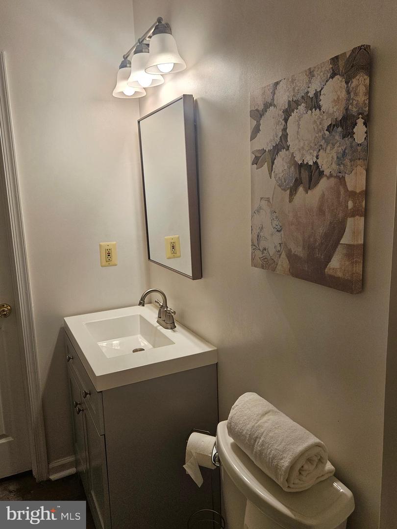 8141 BAYONET WAY, MANASSAS, Virginia 20109, 2 Bedrooms Bedrooms, ,2 BathroomsBathrooms,Residential,For sale,8141 BAYONET WAY,VAPW2098302 MLS # VAPW2098302