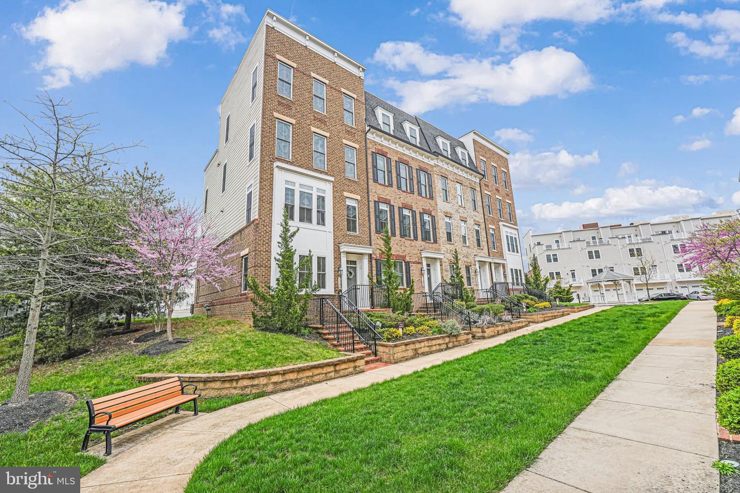 11350 RIDGELINE RD, FAIRFAX, Virginia 22030, 4 Bedrooms Bedrooms, ,4 BathroomsBathrooms,Residential,For sale,11350 RIDGELINE RD,VAFX2252614 MLS # VAFX2252614