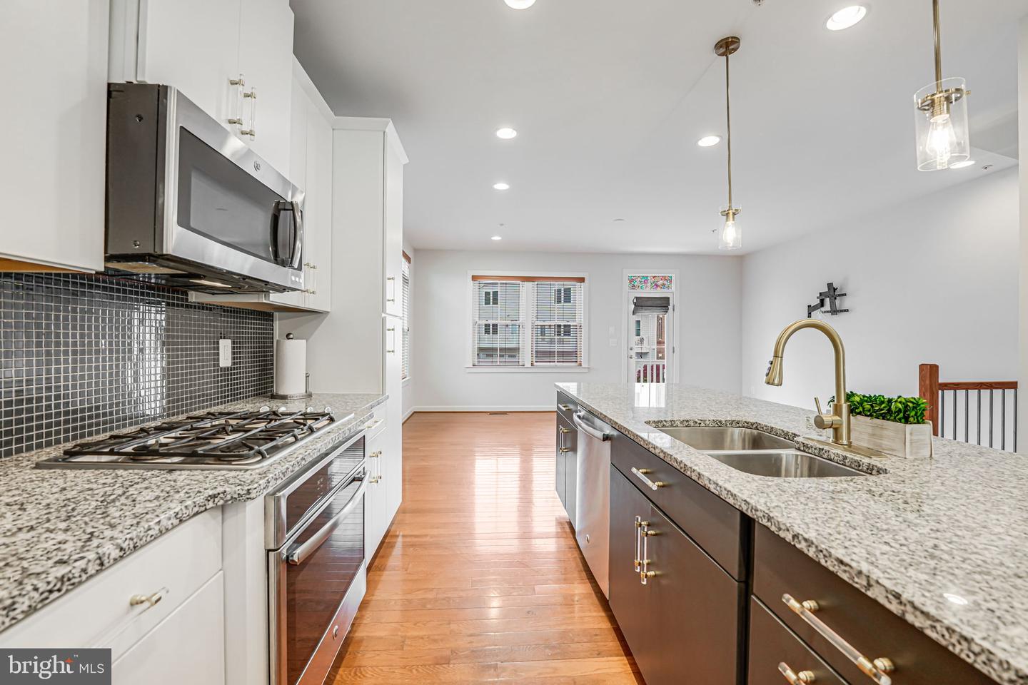 11350 RIDGELINE RD, FAIRFAX, Virginia 22030, 4 Bedrooms Bedrooms, ,4 BathroomsBathrooms,Residential,For sale,11350 RIDGELINE RD,VAFX2252614 MLS # VAFX2252614