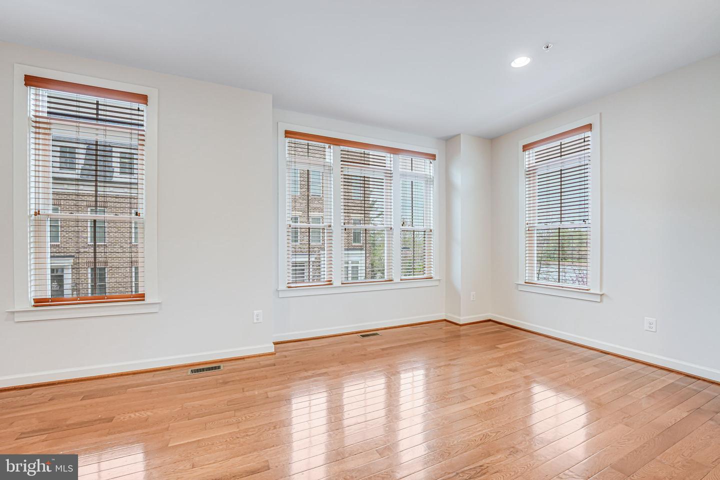 11350 RIDGELINE RD, FAIRFAX, Virginia 22030, 4 Bedrooms Bedrooms, ,4 BathroomsBathrooms,Residential,For sale,11350 RIDGELINE RD,VAFX2252614 MLS # VAFX2252614