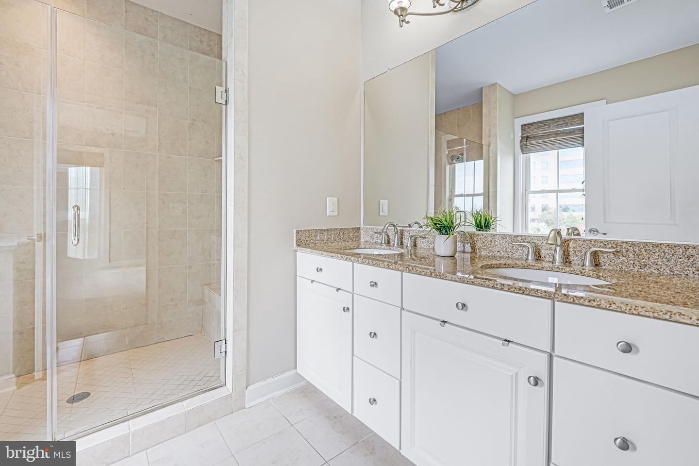 11350 RIDGELINE RD, FAIRFAX, Virginia 22030, 4 Bedrooms Bedrooms, ,4 BathroomsBathrooms,Residential,For sale,11350 RIDGELINE RD,VAFX2252614 MLS # VAFX2252614