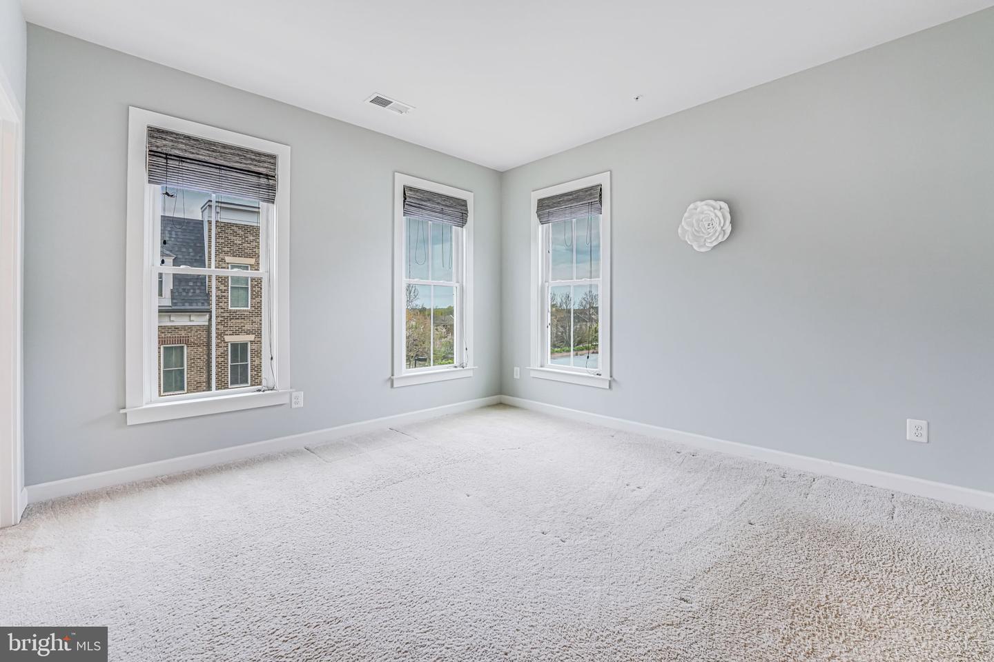 11350 RIDGELINE RD, FAIRFAX, Virginia 22030, 4 Bedrooms Bedrooms, ,4 BathroomsBathrooms,Residential,For sale,11350 RIDGELINE RD,VAFX2252614 MLS # VAFX2252614
