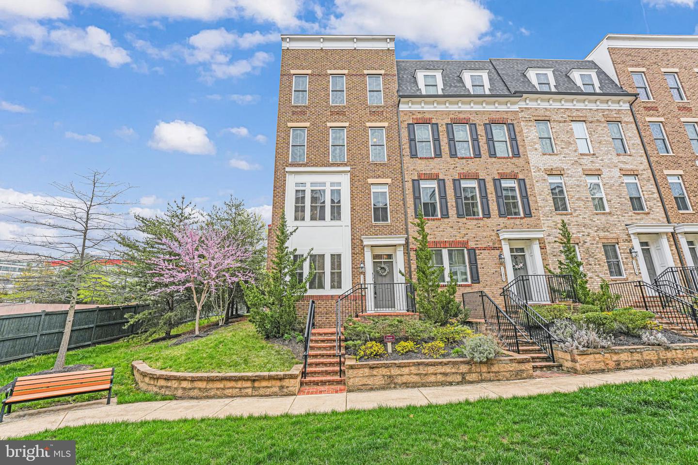 11350 RIDGELINE RD, FAIRFAX, Virginia 22030, 4 Bedrooms Bedrooms, ,4 BathroomsBathrooms,Residential,For sale,11350 RIDGELINE RD,VAFX2252614 MLS # VAFX2252614