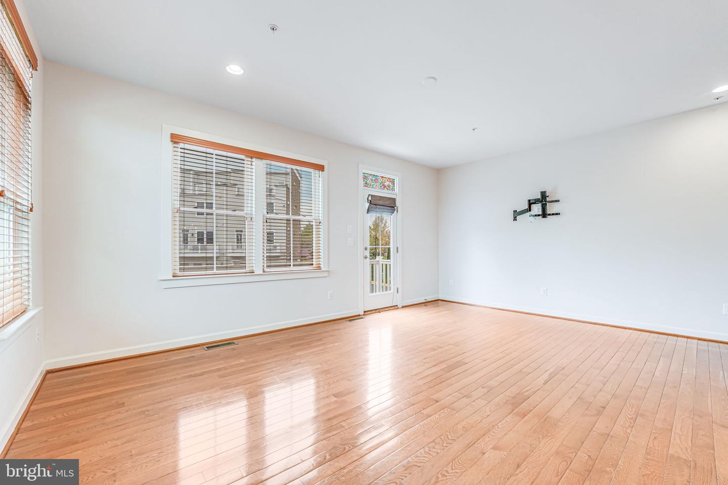 11350 RIDGELINE RD, FAIRFAX, Virginia 22030, 4 Bedrooms Bedrooms, ,4 BathroomsBathrooms,Residential,For sale,11350 RIDGELINE RD,VAFX2252614 MLS # VAFX2252614