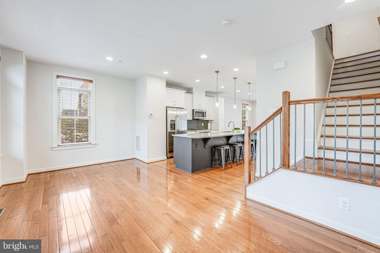 11350 RIDGELINE RD, FAIRFAX, Virginia 22030, 4 Bedrooms Bedrooms, ,4 BathroomsBathrooms,Residential,For sale,11350 RIDGELINE RD,VAFX2252614 MLS # VAFX2252614