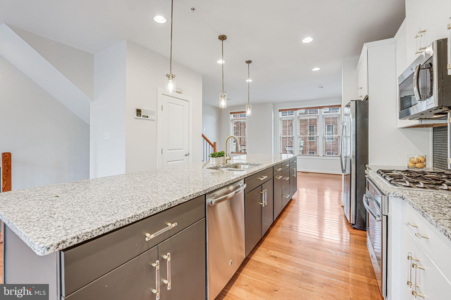 11350 RIDGELINE RD, FAIRFAX, Virginia 22030, 4 Bedrooms Bedrooms, ,4 BathroomsBathrooms,Residential,For sale,11350 RIDGELINE RD,VAFX2252614 MLS # VAFX2252614