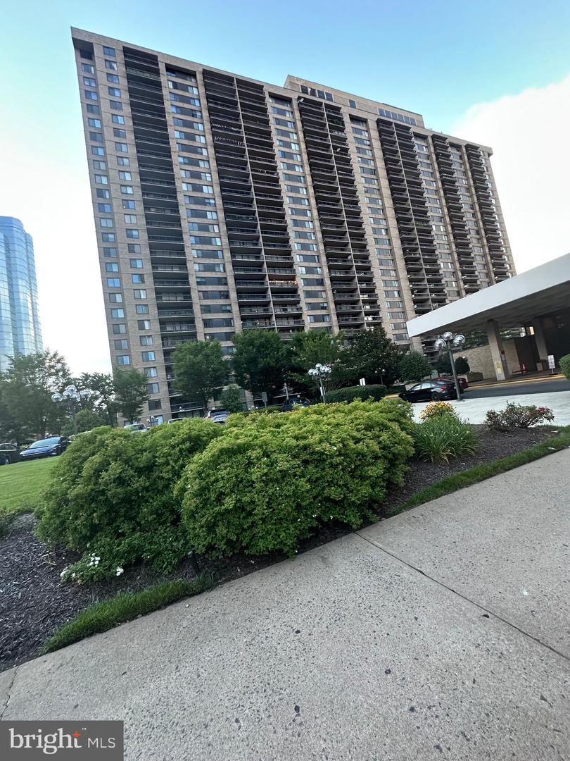 3701 S GEORGE MASON DR #101N, FALLS CHURCH, Virginia 22041, 1 Bedroom Bedrooms, ,1 BathroomBathrooms,Residential,For sale,3701 S GEORGE MASON DR #101N,VAFX2252648 MLS # VAFX2252648