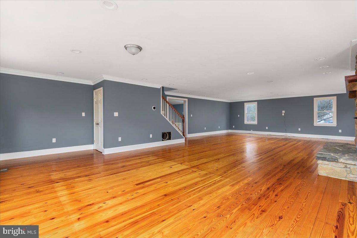 2114 E LEE HWY, NEW MARKET, Virginia 22844, 4 Bedrooms Bedrooms, ,4 BathroomsBathrooms,Residential,For sale,2114 E LEE HWY,VASH2010602 MLS # VASH2010602