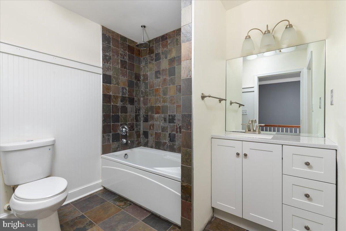 2114 E LEE HWY, NEW MARKET, Virginia 22844, 4 Bedrooms Bedrooms, ,4 BathroomsBathrooms,Residential,For sale,2114 E LEE HWY,VASH2010602 MLS # VASH2010602