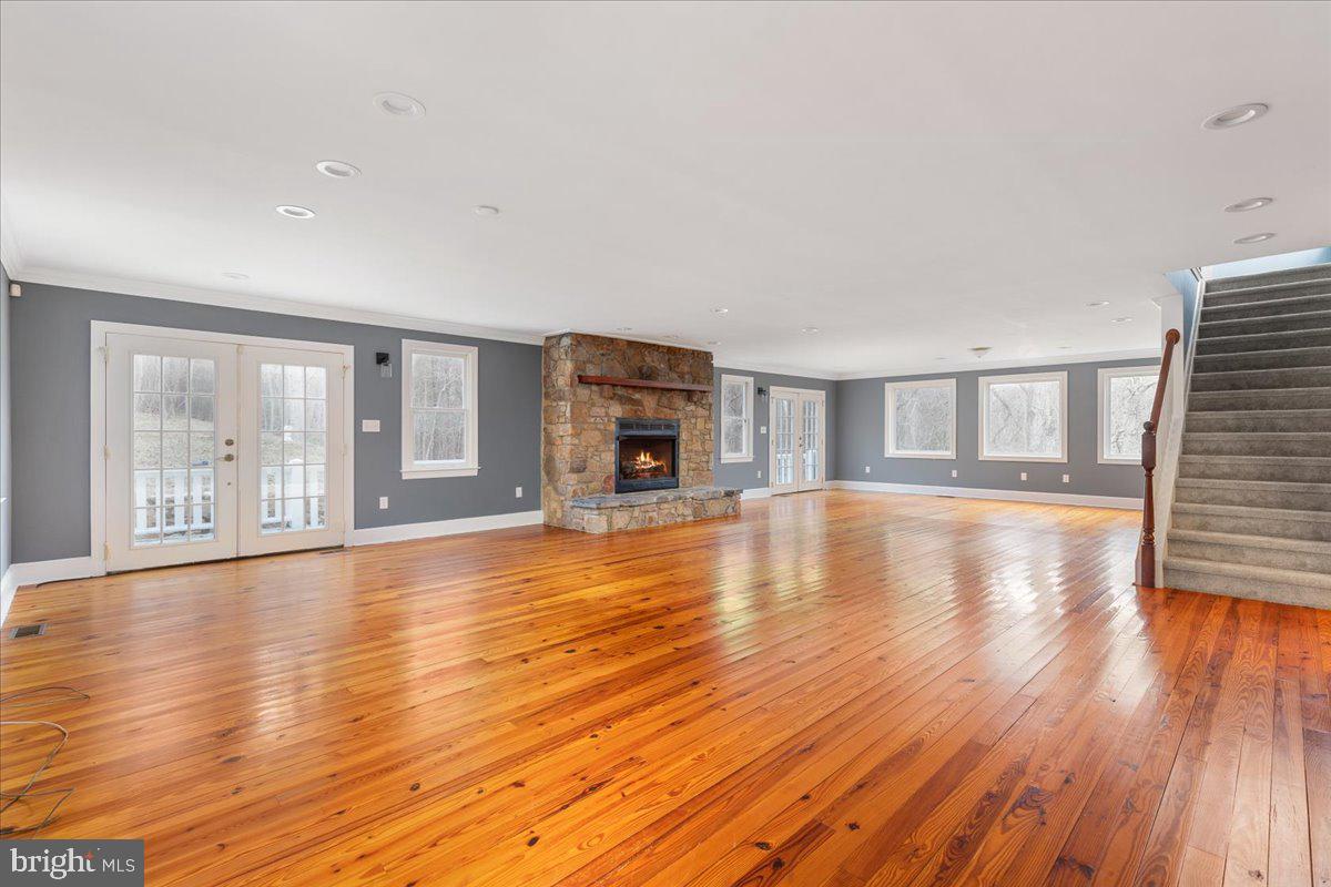 2114 E LEE HWY, NEW MARKET, Virginia 22844, 4 Bedrooms Bedrooms, ,4 BathroomsBathrooms,Residential,For sale,2114 E LEE HWY,VASH2010602 MLS # VASH2010602