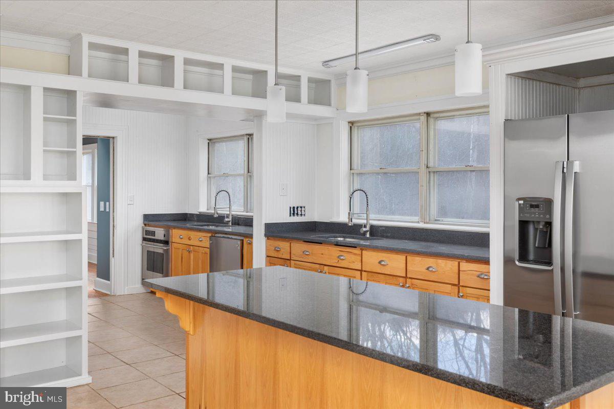 2114 E LEE HWY, NEW MARKET, Virginia 22844, 4 Bedrooms Bedrooms, ,4 BathroomsBathrooms,Residential,For sale,2114 E LEE HWY,VASH2010602 MLS # VASH2010602