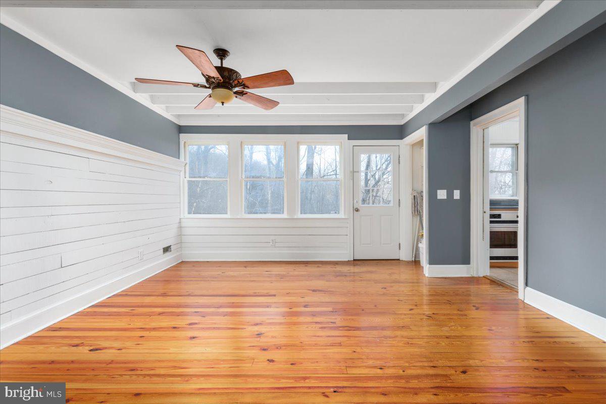 2114 E LEE HWY, NEW MARKET, Virginia 22844, 4 Bedrooms Bedrooms, ,4 BathroomsBathrooms,Residential,For sale,2114 E LEE HWY,VASH2010602 MLS # VASH2010602