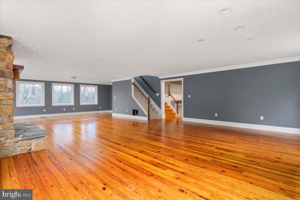 2114 E LEE HWY, NEW MARKET, Virginia 22844, 4 Bedrooms Bedrooms, ,4 BathroomsBathrooms,Residential,For sale,2114 E LEE HWY,VASH2010602 MLS # VASH2010602