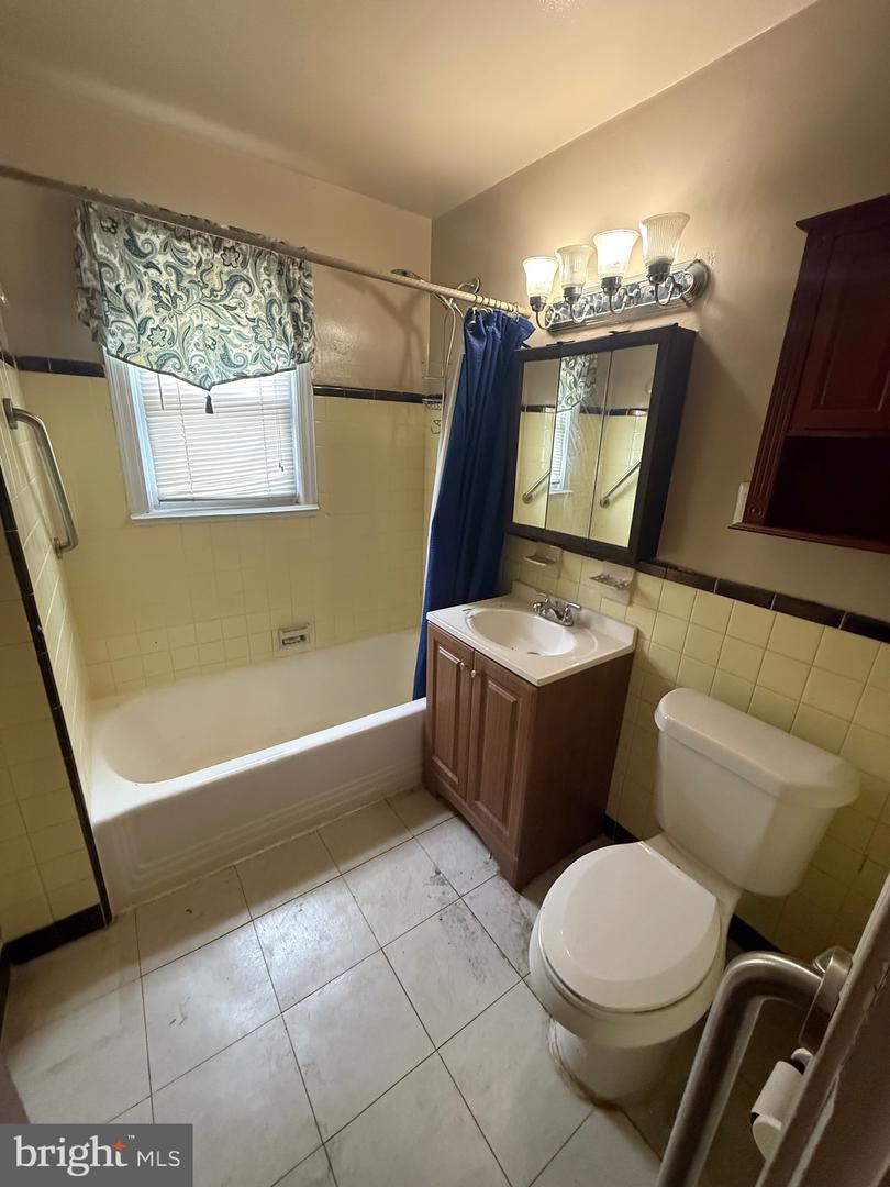 4701 NORTH CAPITOL ST NE, WASHINGTON, District Of Columbia 20011, 3 Bedrooms Bedrooms, ,2 BathroomsBathrooms,Residential,For sale,4701 NORTH CAPITOL ST NE,DCDC2200220 MLS # DCDC2200220
