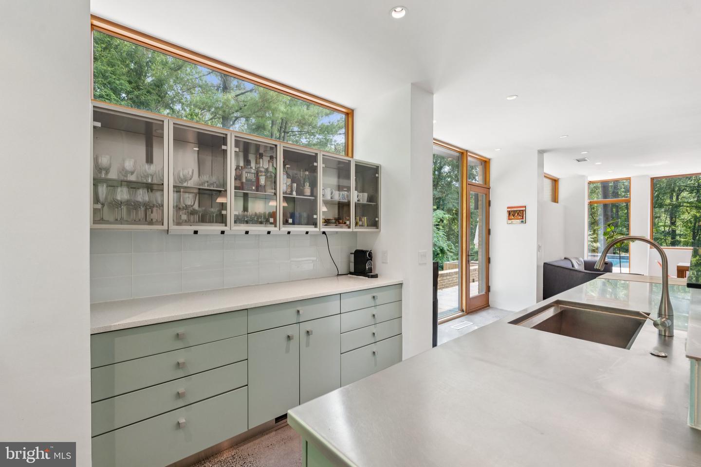 400 CHAIN BRIDGE, MCLEAN, Virginia 22101, 5 Bedrooms Bedrooms, ,4 BathroomsBathrooms,Residential,For sale,400 CHAIN BRIDGE,VAAR2058734 MLS # VAAR2058734