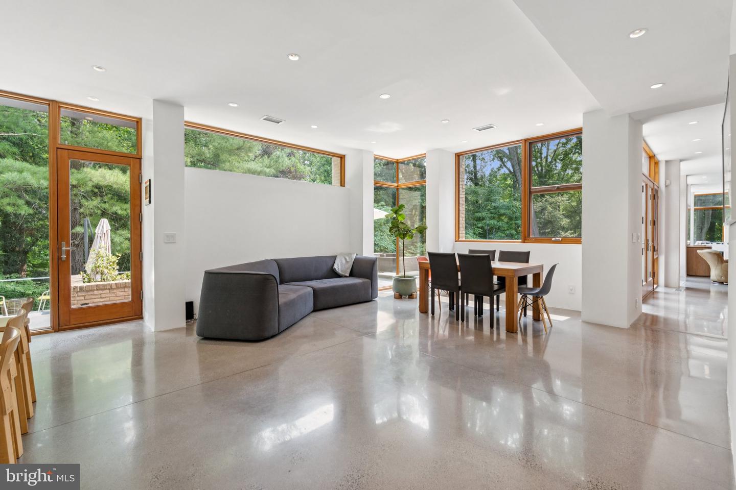 400 CHAIN BRIDGE, MCLEAN, Virginia 22101, 5 Bedrooms Bedrooms, ,4 BathroomsBathrooms,Residential,For sale,400 CHAIN BRIDGE,VAAR2058734 MLS # VAAR2058734