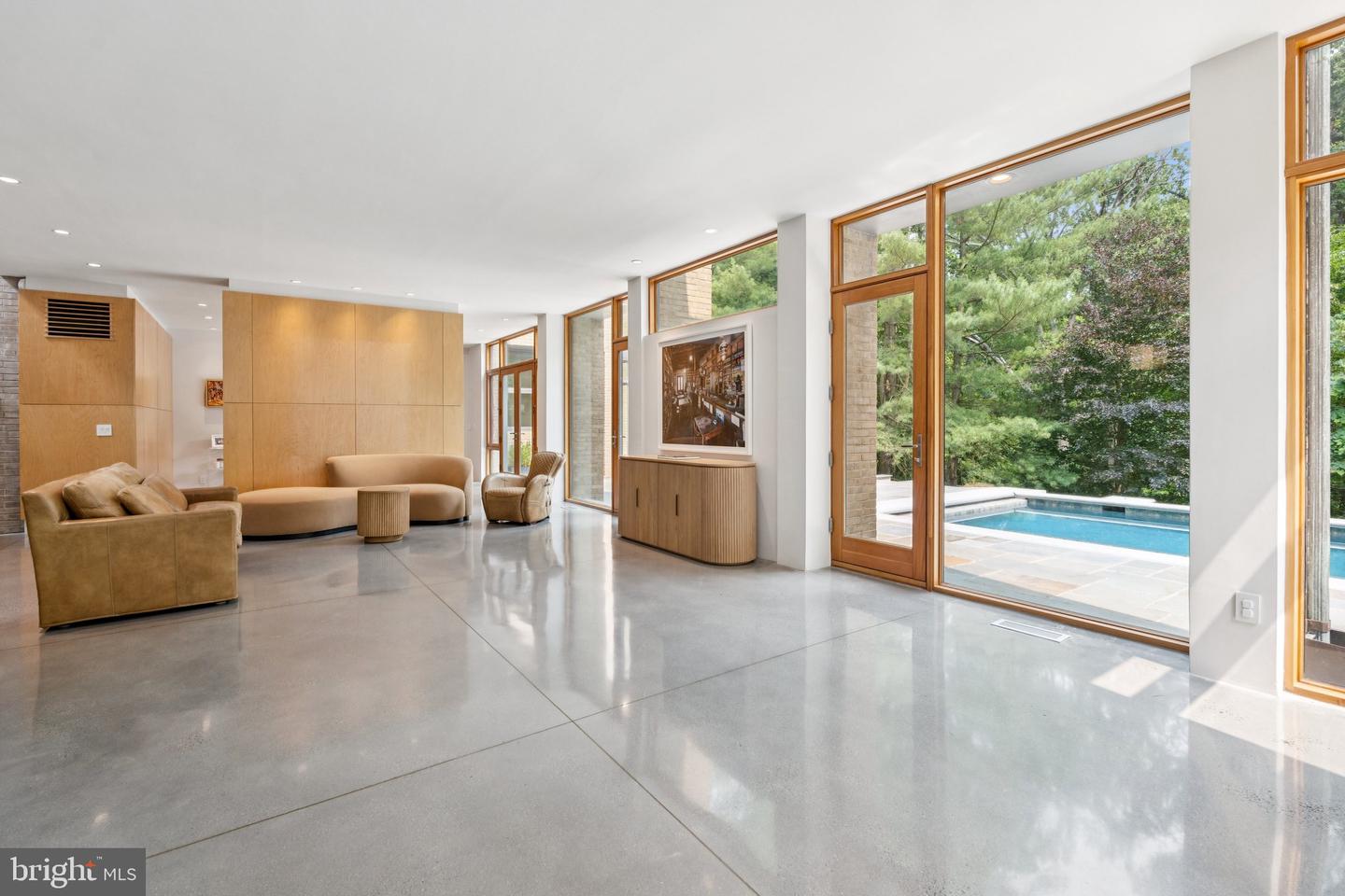 400 CHAIN BRIDGE, MCLEAN, Virginia 22101, 5 Bedrooms Bedrooms, ,4 BathroomsBathrooms,Residential,For sale,400 CHAIN BRIDGE,VAAR2058734 MLS # VAAR2058734
