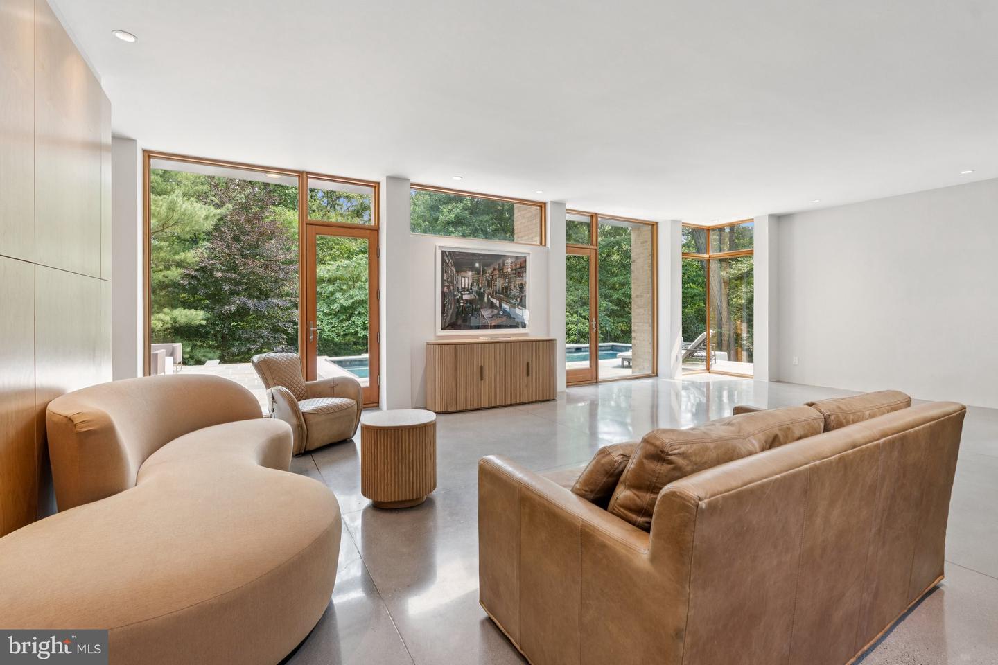 400 CHAIN BRIDGE, MCLEAN, Virginia 22101, 5 Bedrooms Bedrooms, ,4 BathroomsBathrooms,Residential,For sale,400 CHAIN BRIDGE,VAAR2058734 MLS # VAAR2058734