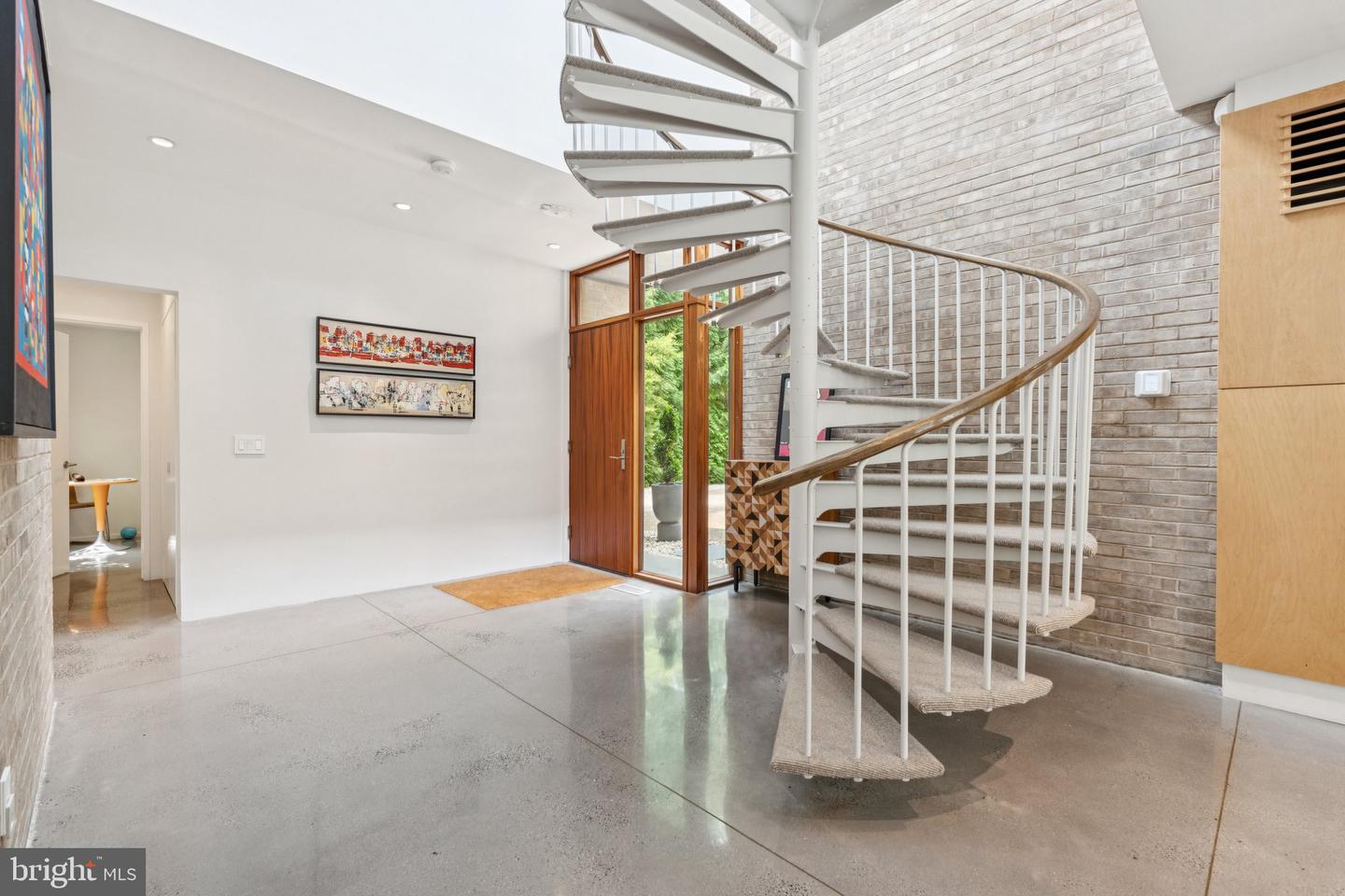 400 CHAIN BRIDGE, MCLEAN, Virginia 22101, 5 Bedrooms Bedrooms, ,4 BathroomsBathrooms,Residential,For sale,400 CHAIN BRIDGE,VAAR2058734 MLS # VAAR2058734