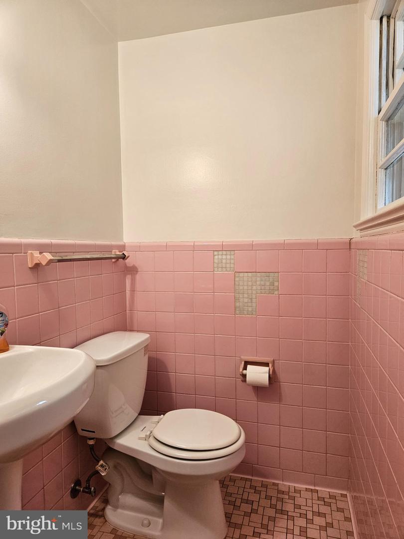 2914 HUNTER RD, FAIRFAX, Virginia 22031, 5 Bedrooms Bedrooms, ,4 BathroomsBathrooms,Residential,For sale,2914 HUNTER RD,VAFX2248004 MLS # VAFX2248004