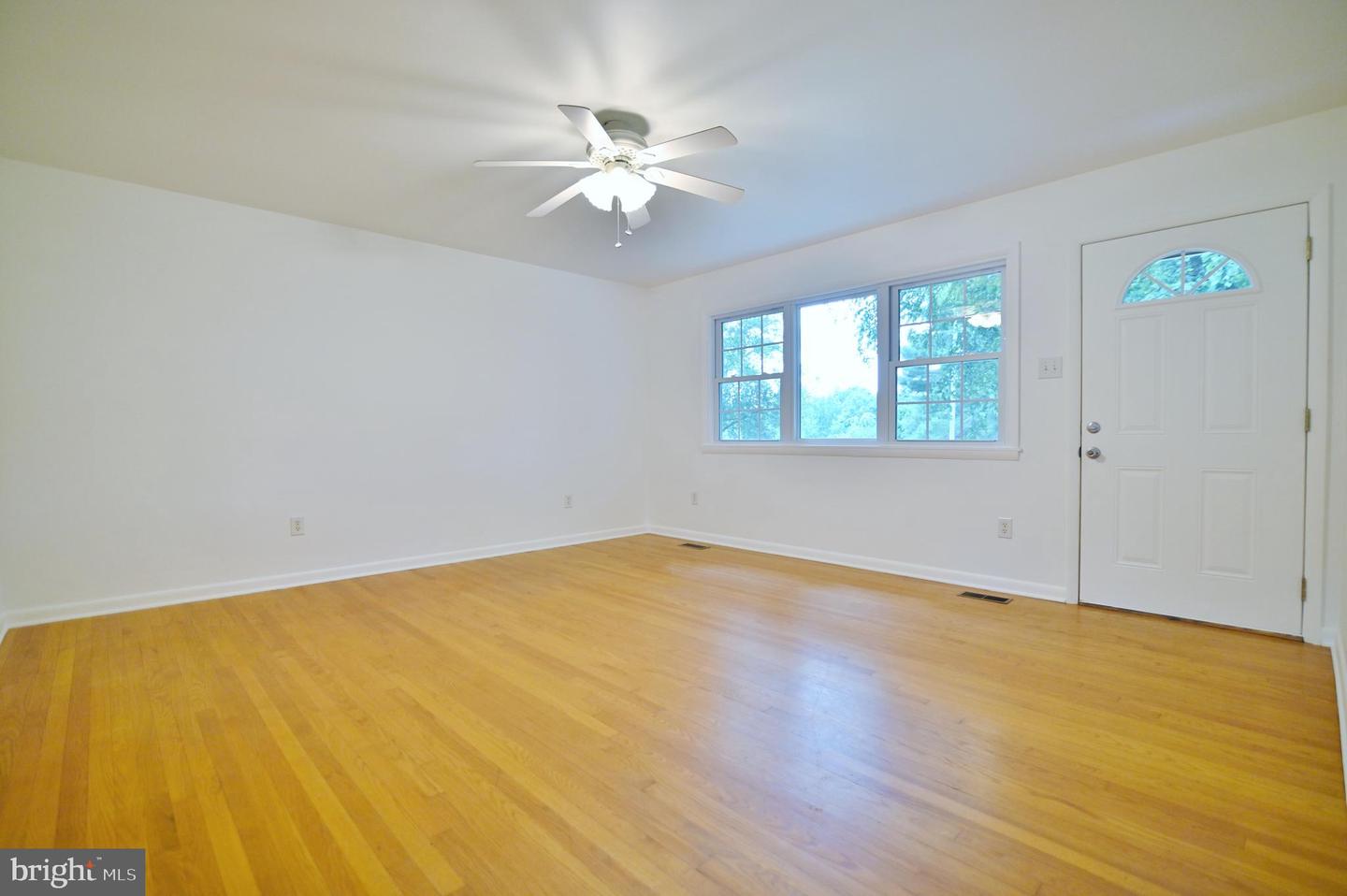 107 CRISMAN RD, EDINBURG, Virginia 22824, 3 Bedrooms Bedrooms, ,2 BathroomsBathrooms,Residential,For sale,107 CRISMAN RD,VASH2011774 MLS # VASH2011774