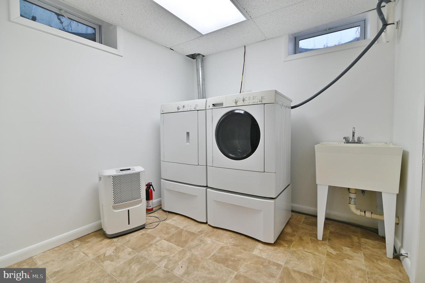 107 CRISMAN RD, EDINBURG, Virginia 22824, 3 Bedrooms Bedrooms, ,2 BathroomsBathrooms,Residential,For sale,107 CRISMAN RD,VASH2011774 MLS # VASH2011774