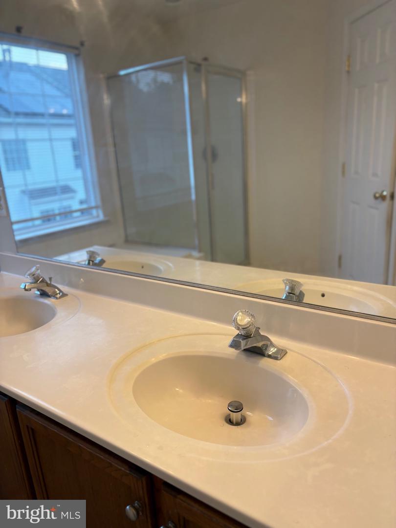 2340 HUNTINGTON STATION CT, ALEXANDRIA, Virginia 22303, 3 Bedrooms Bedrooms, ,2 BathroomsBathrooms,Residential,For sale,2340 HUNTINGTON STATION CT,VAFX2250542 MLS # VAFX2250542