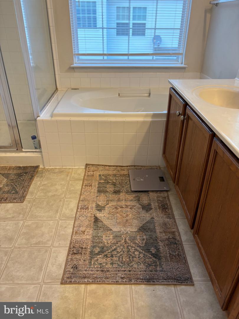 2340 HUNTINGTON STATION CT, ALEXANDRIA, Virginia 22303, 3 Bedrooms Bedrooms, ,2 BathroomsBathrooms,Residential,For sale,2340 HUNTINGTON STATION CT,VAFX2250542 MLS # VAFX2250542