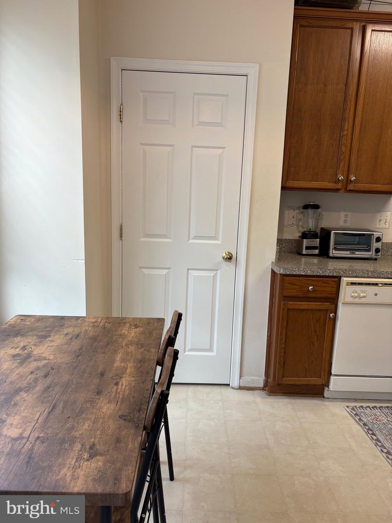 2340 HUNTINGTON STATION CT, ALEXANDRIA, Virginia 22303, 3 Bedrooms Bedrooms, ,2 BathroomsBathrooms,Residential,For sale,2340 HUNTINGTON STATION CT,VAFX2250542 MLS # VAFX2250542