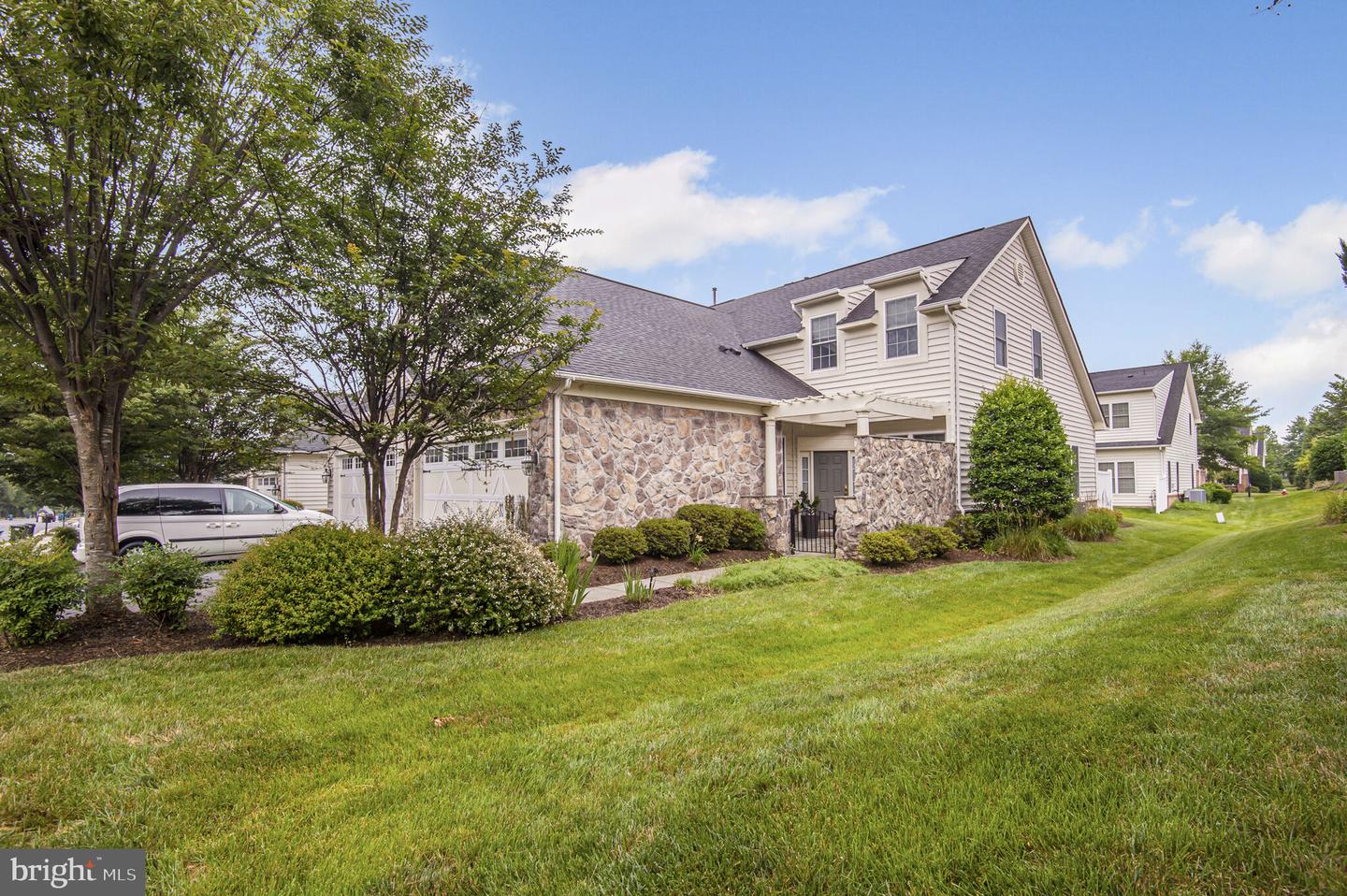 44357 OAKMONT MANOR SQ, ASHBURN, Virginia 20147, 3 Bedrooms Bedrooms, ,3 BathroomsBathrooms,Residential,For sale,44357 OAKMONT MANOR SQ,VALO2100588 MLS # VALO2100588