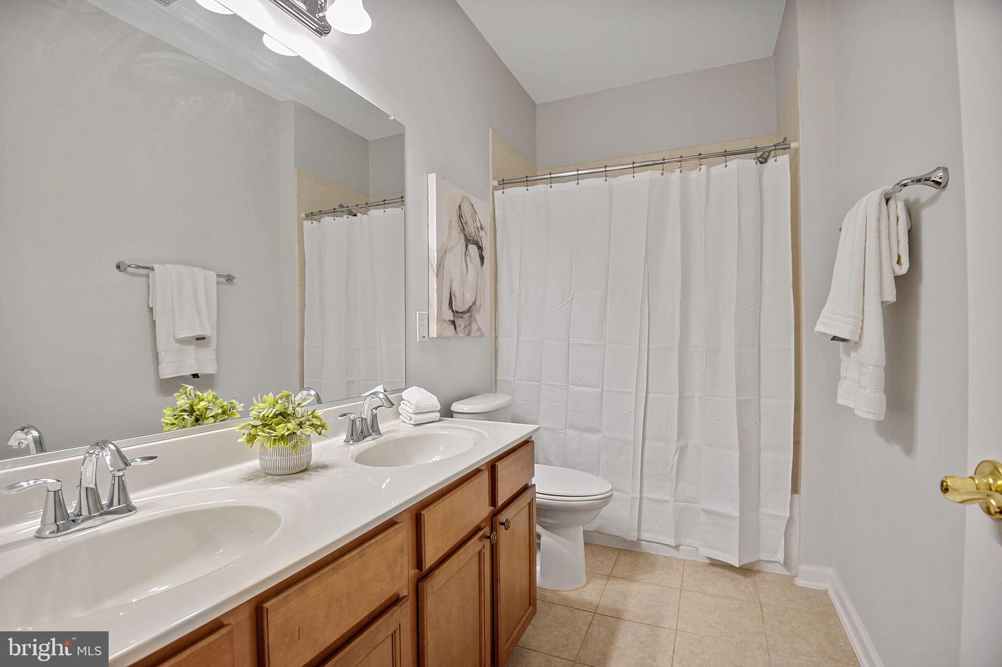 44357 OAKMONT MANOR SQ, ASHBURN, Virginia 20147, 3 Bedrooms Bedrooms, ,3 BathroomsBathrooms,Residential,For sale,44357 OAKMONT MANOR SQ,VALO2100588 MLS # VALO2100588