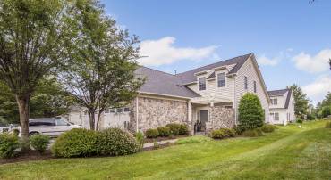 44357 OAKMONT MANOR SQ, ASHBURN, Virginia 20147, 3 Bedrooms Bedrooms, ,3 BathroomsBathrooms,Residential,For sale,44357 OAKMONT MANOR SQ,VALO2100588 MLS # VALO2100588