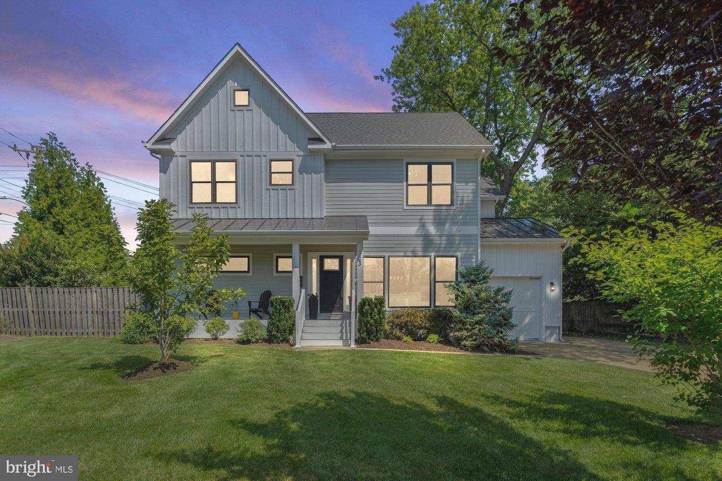 123 HICKORY CIR SW, VIENNA, Virginia 22180, 6 Bedrooms Bedrooms, ,4 BathroomsBathrooms,Residential,For sale,123 HICKORY CIR SW,VAFX2250998 MLS # VAFX2250998