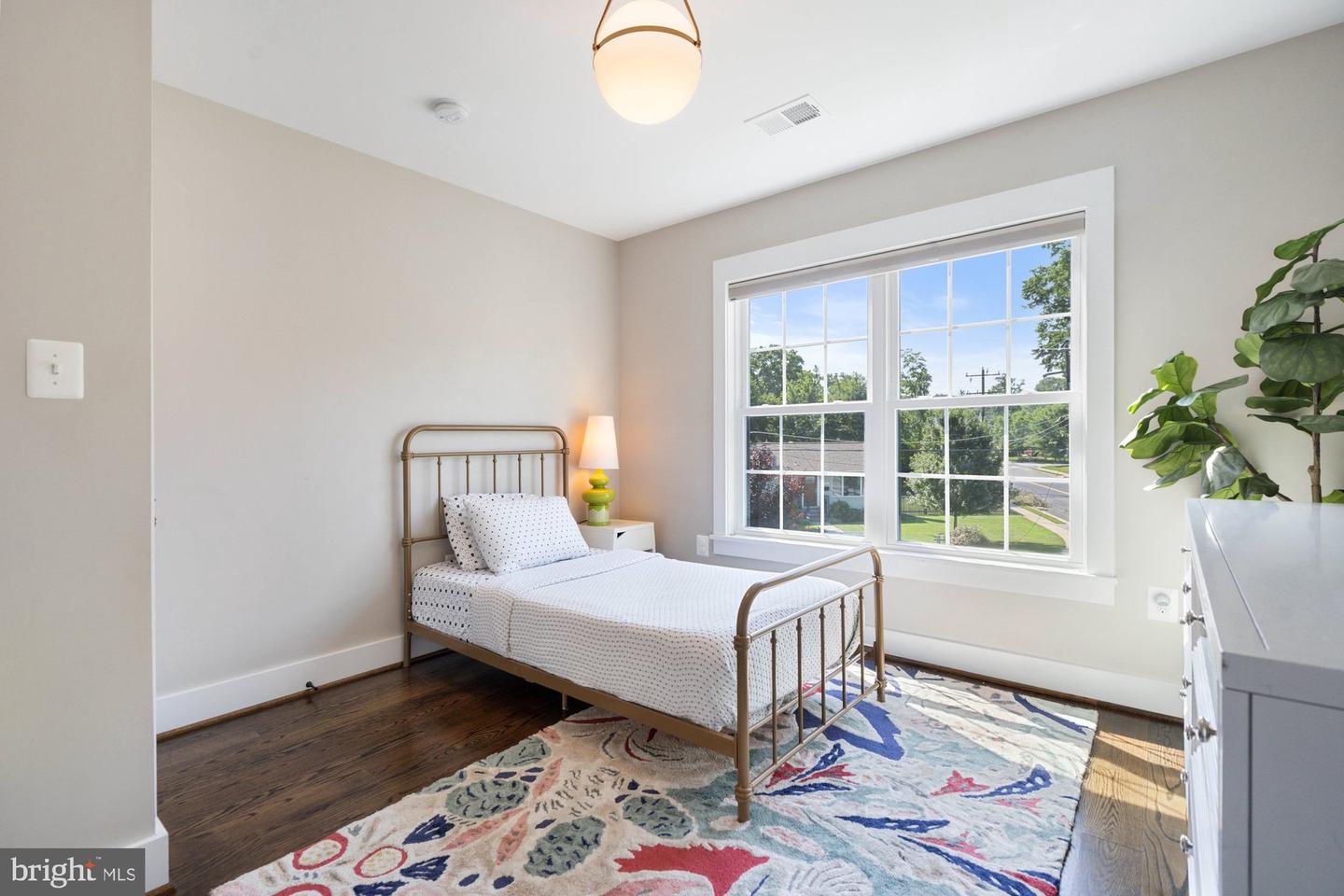 123 HICKORY CIR SW, VIENNA, Virginia 22180, 6 Bedrooms Bedrooms, ,4 BathroomsBathrooms,Residential,For sale,123 HICKORY CIR SW,VAFX2250998 MLS # VAFX2250998