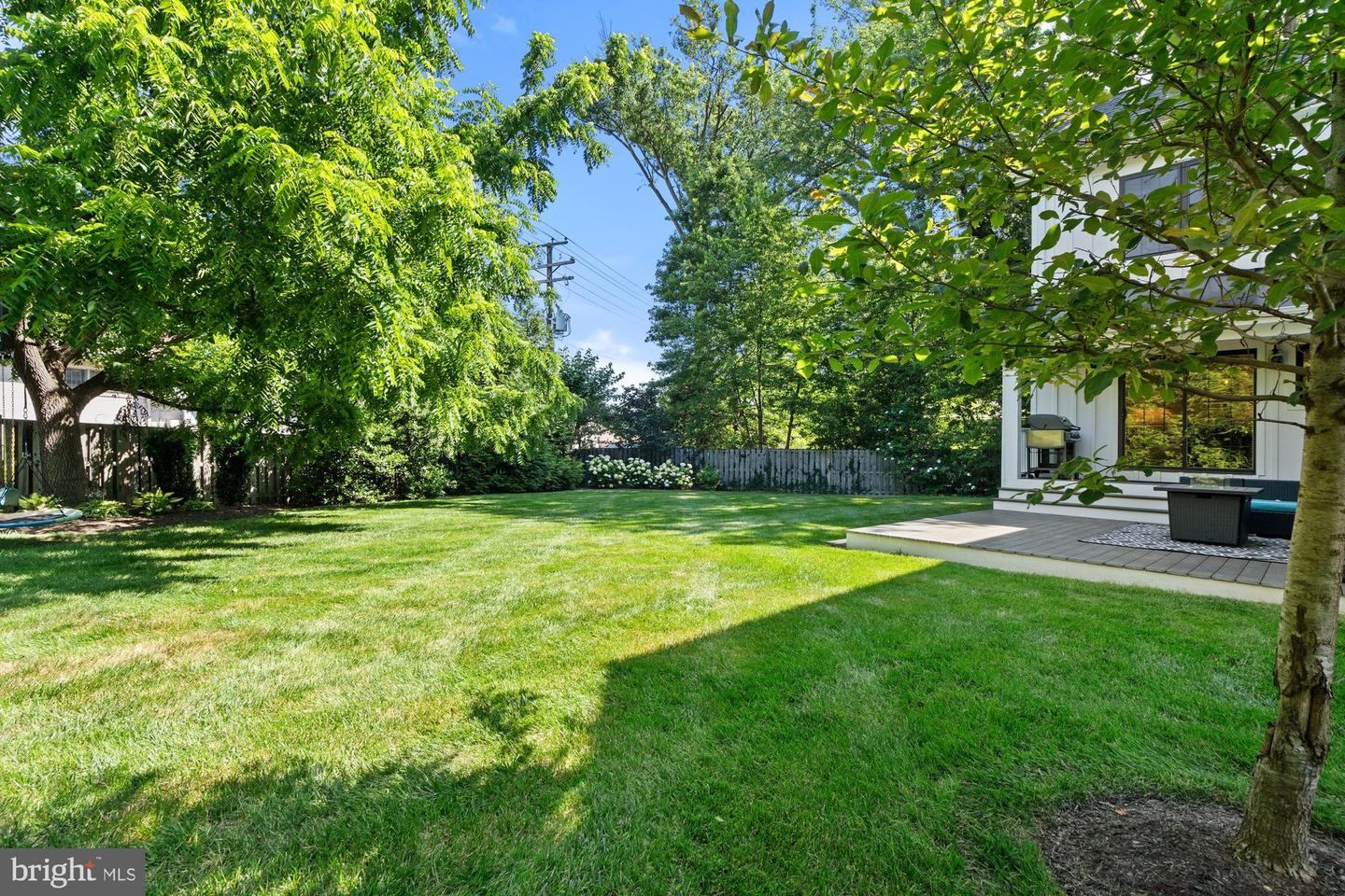 123 HICKORY CIR SW, VIENNA, Virginia 22180, 6 Bedrooms Bedrooms, ,4 BathroomsBathrooms,Residential,For sale,123 HICKORY CIR SW,VAFX2250998 MLS # VAFX2250998