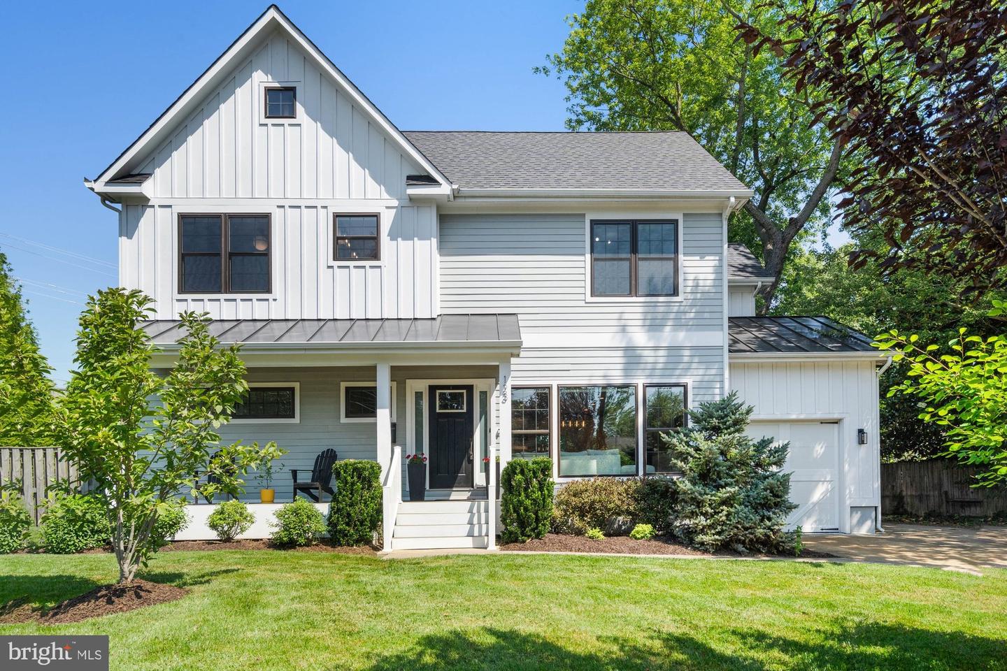 123 HICKORY CIR SW, VIENNA, Virginia 22180, 6 Bedrooms Bedrooms, ,4 BathroomsBathrooms,Residential,For sale,123 HICKORY CIR SW,VAFX2250998 MLS # VAFX2250998