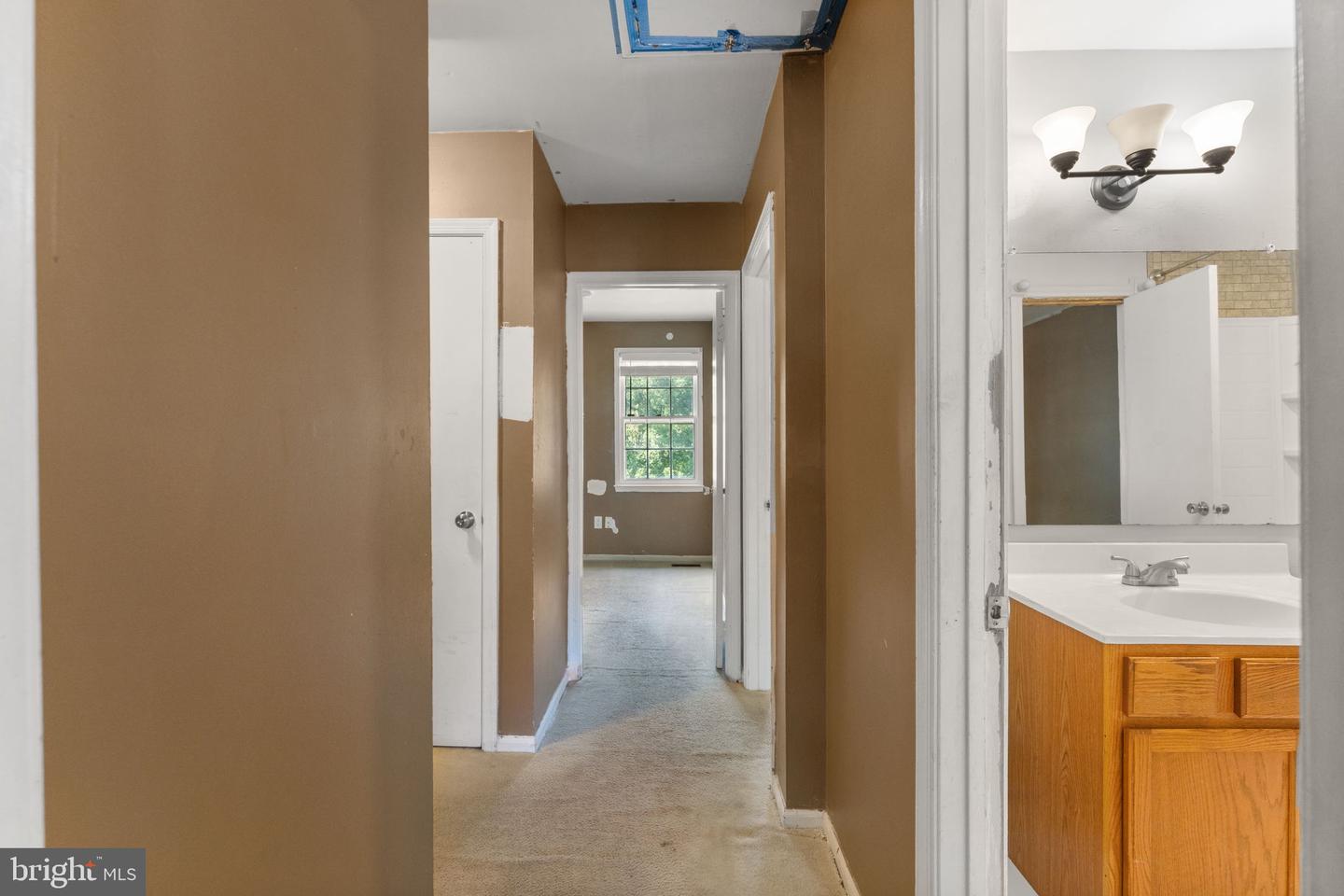 14489 GOLDEN OAK RD, CENTREVILLE, Virginia 20121, 3 Bedrooms Bedrooms, ,1 BathroomBathrooms,Residential,For sale,14489 GOLDEN OAK RD,VAFX2252384 MLS # VAFX2252384