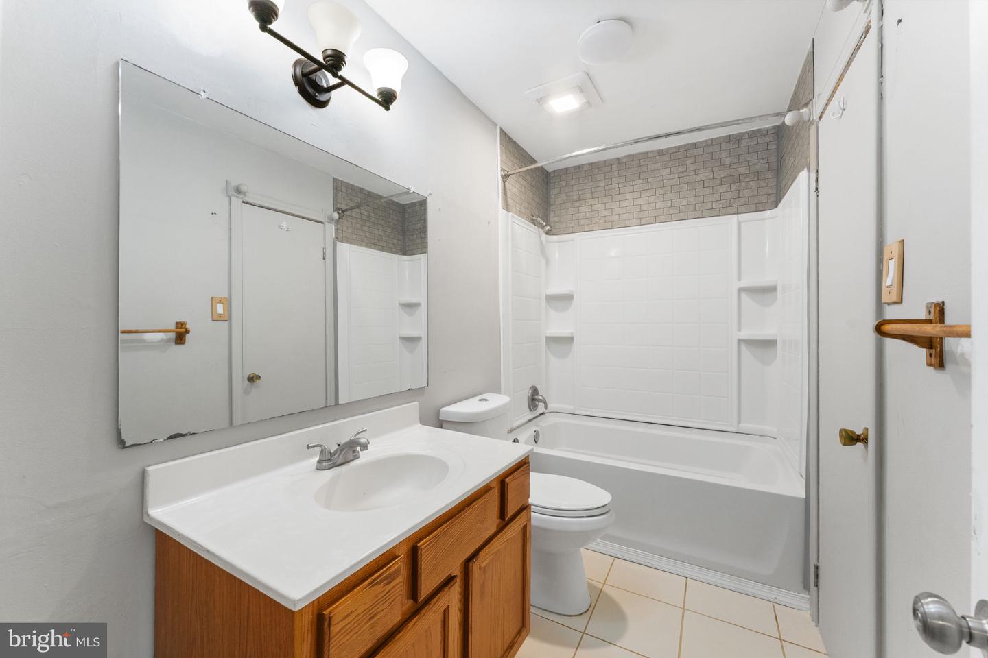 14489 GOLDEN OAK RD, CENTREVILLE, Virginia 20121, 3 Bedrooms Bedrooms, ,1 BathroomBathrooms,Residential,For sale,14489 GOLDEN OAK RD,VAFX2252384 MLS # VAFX2252384