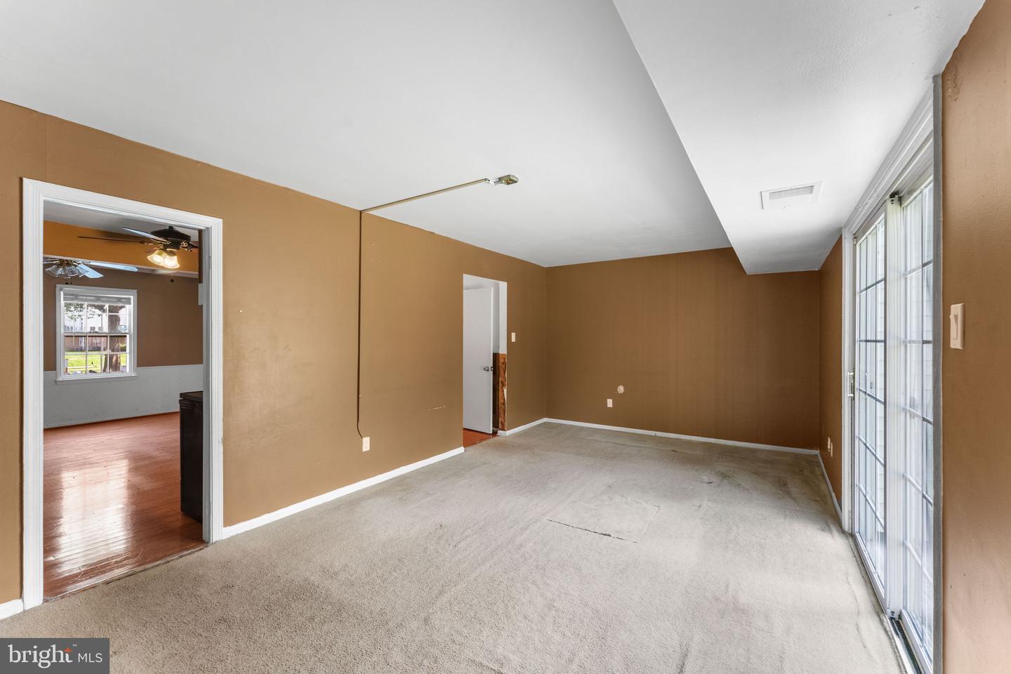 14489 GOLDEN OAK RD, CENTREVILLE, Virginia 20121, 3 Bedrooms Bedrooms, ,1 BathroomBathrooms,Residential,For sale,14489 GOLDEN OAK RD,VAFX2252384 MLS # VAFX2252384