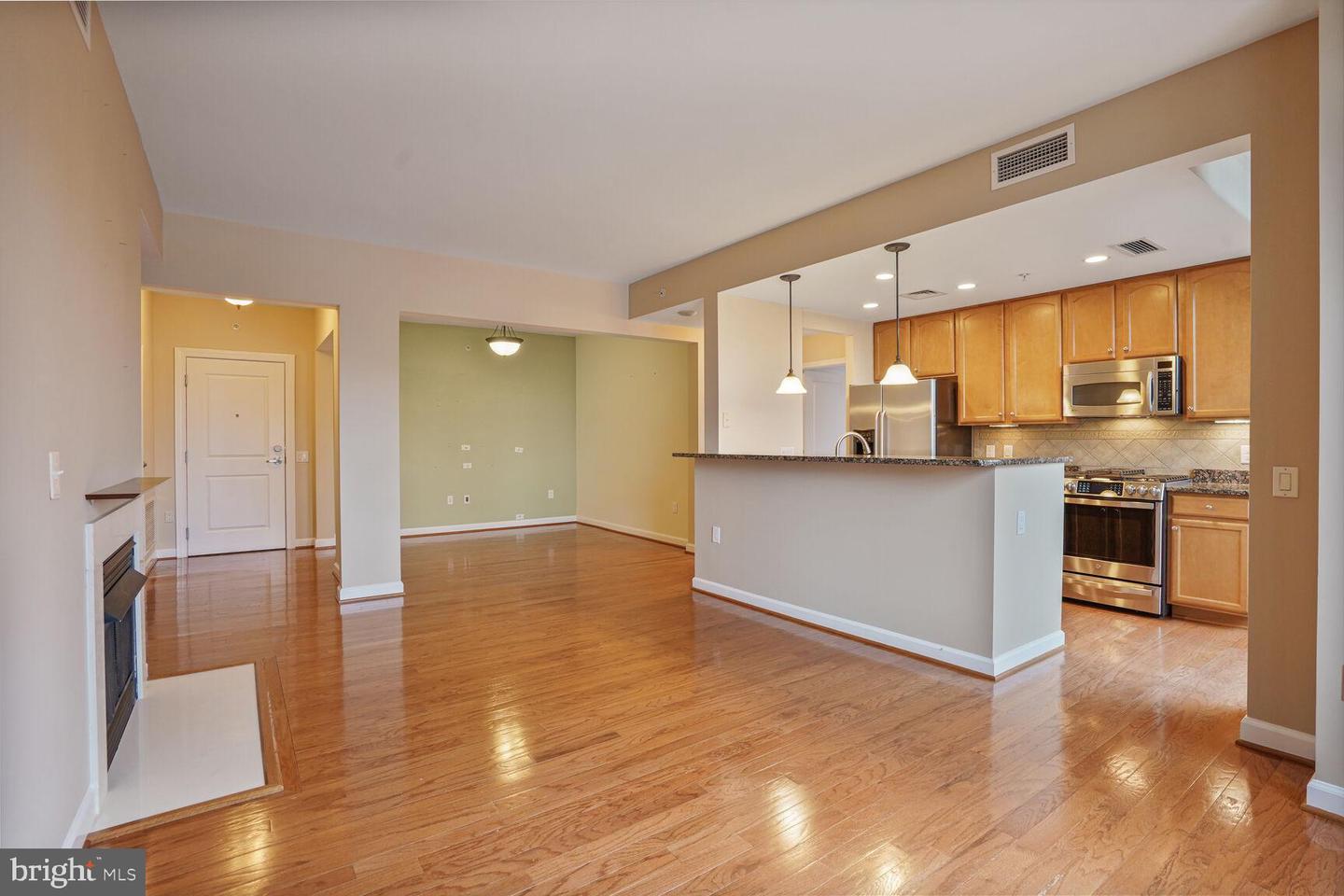 1830 FOUNTAIN DR #1106, RESTON, Virginia 20190, 2 Bedrooms Bedrooms, ,2 BathroomsBathrooms,Residential,For sale,1830 FOUNTAIN DR #1106,VAFX2252422 MLS # VAFX2252422