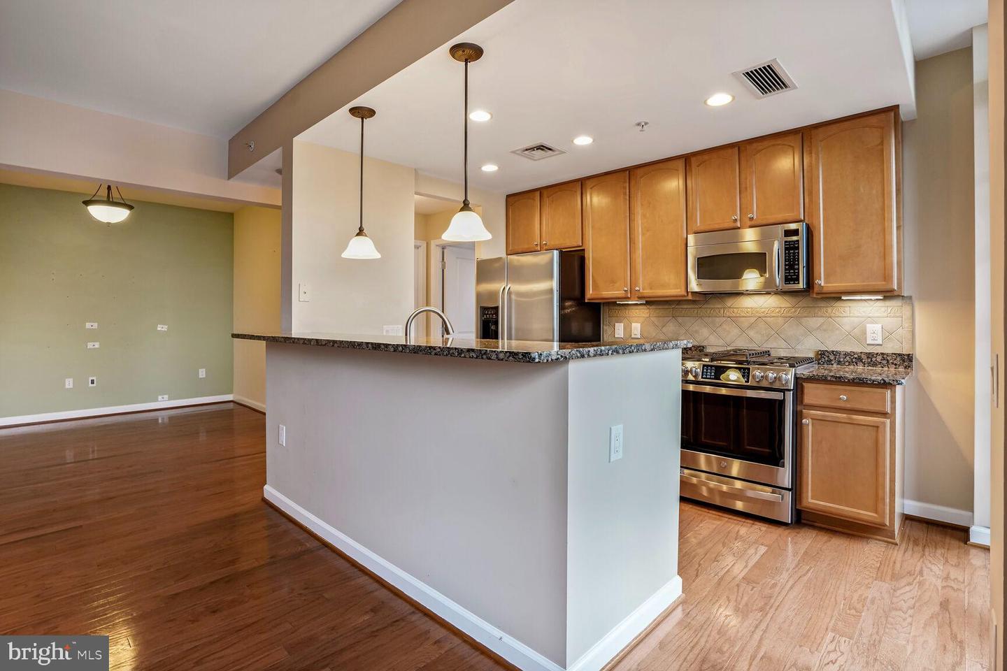 1830 FOUNTAIN DR #1106, RESTON, Virginia 20190, 2 Bedrooms Bedrooms, ,2 BathroomsBathrooms,Residential,For sale,1830 FOUNTAIN DR #1106,VAFX2252422 MLS # VAFX2252422