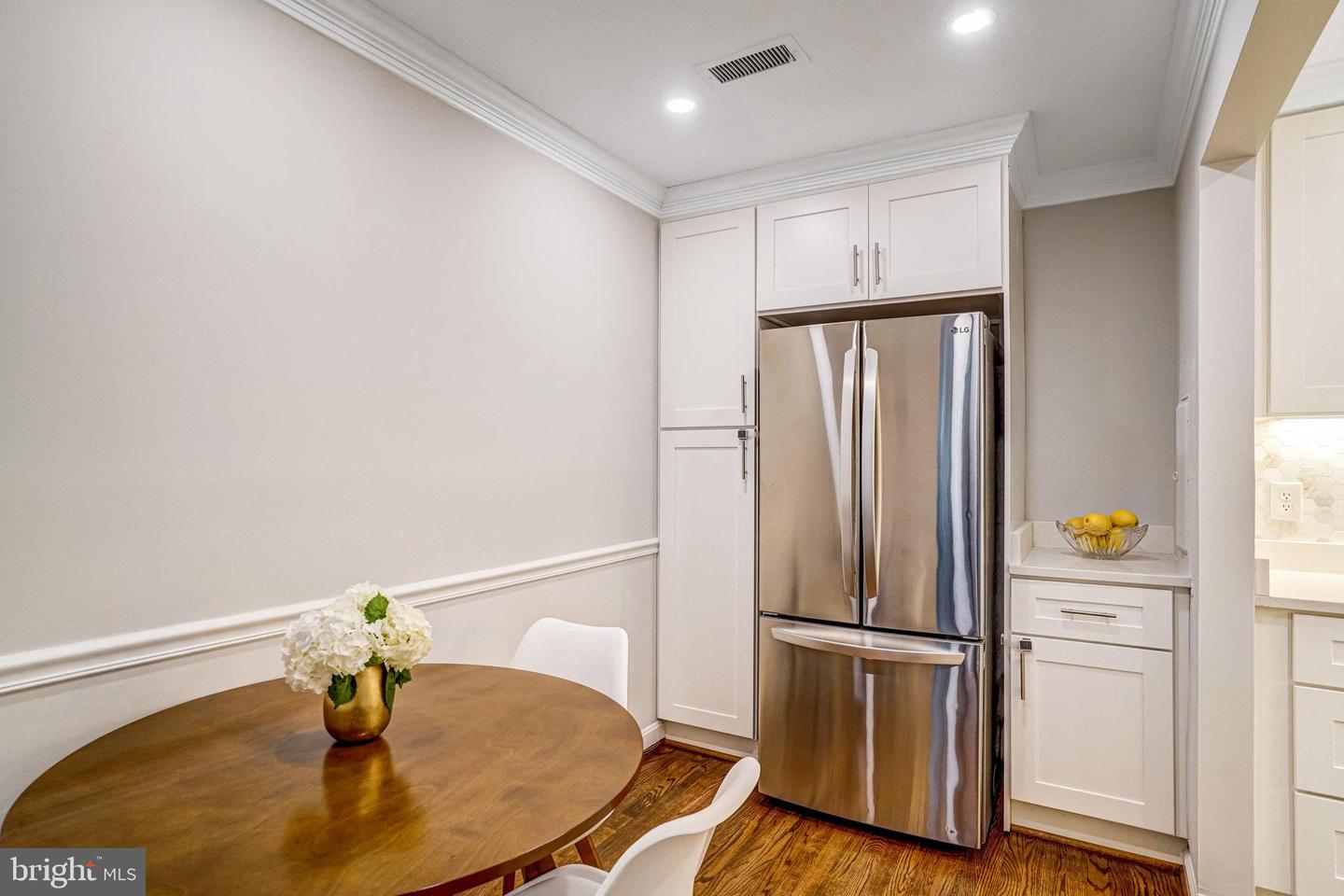 644 S COLUMBUS ST, ALEXANDRIA, Virginia 22314, 2 Bedrooms Bedrooms, ,2 BathroomsBathrooms,Residential,For sale,644 S COLUMBUS ST,VAAX2047046 MLS # VAAX2047046